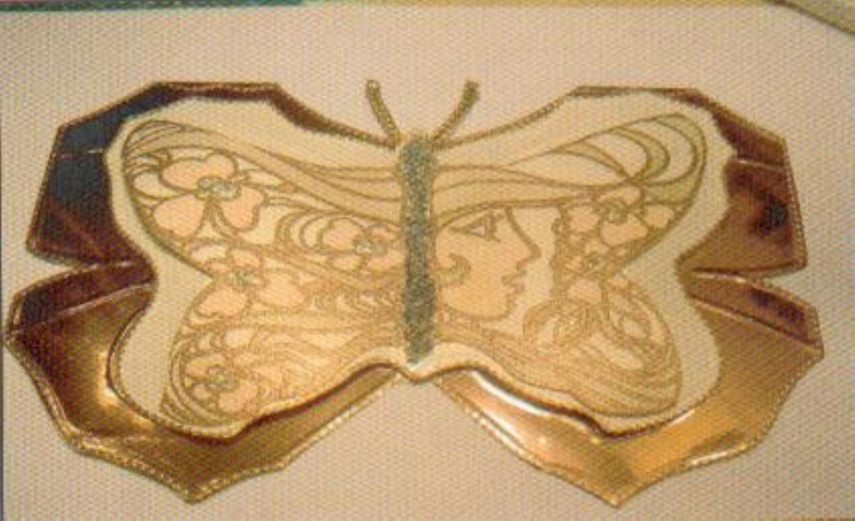 Plaque embossage motif papillon